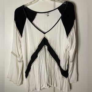 Black and white long sleeve top